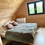 Mlynska - Drewniany, Caloroczny Dom W Sosnowym Lesie * Czarny Mlyn
