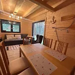 Сasa de vacaciones Mlynska - Drewniany, Caloroczny Dom W Sosnowym Lesie