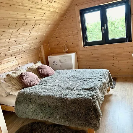 Mlynska - Drewniany, Caloroczny Dom W Sosnowym Lesie * Czarny Mlyn