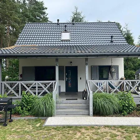 Hébergement de vacances Mlynska - Drewniany, Caloroczny Dom W Sosnowym Lesie
