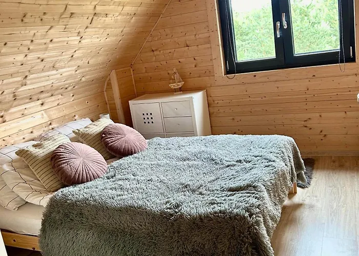 Mlynska - Drewniany, Caloroczny Dom W Sosnowym Lesie * Czarny Mlyn