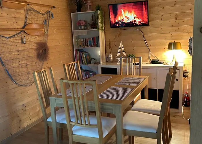 بيت للعطل Mlynska - Drewniany, Caloroczny Dom W Sosnowym Lesie Czarny Mlyn