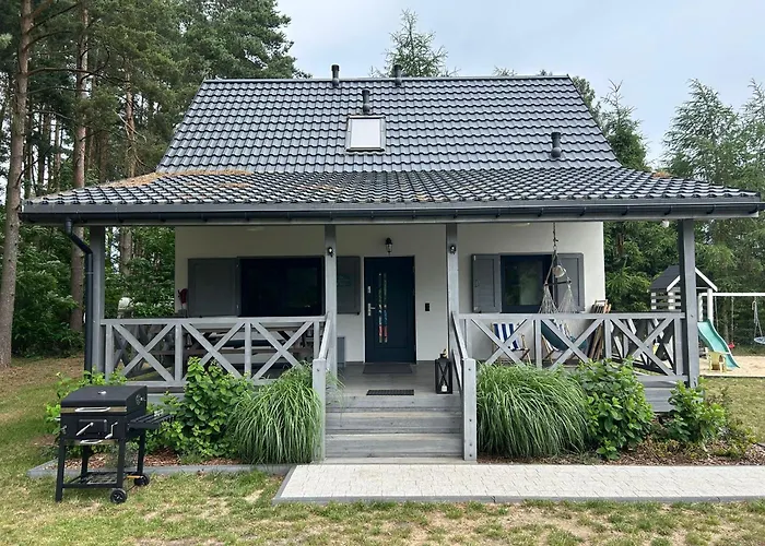 بيت للعطل Mlynska - Drewniany, Caloroczny Dom W Sosnowym Lesie